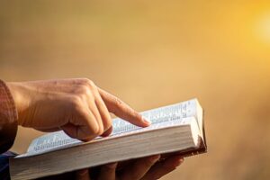 Qual é a Bíblia original? Católica ou protestante?